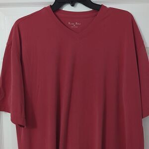 Burma Bilas Red V-Neck Casual T-Shirt. Men's Medium